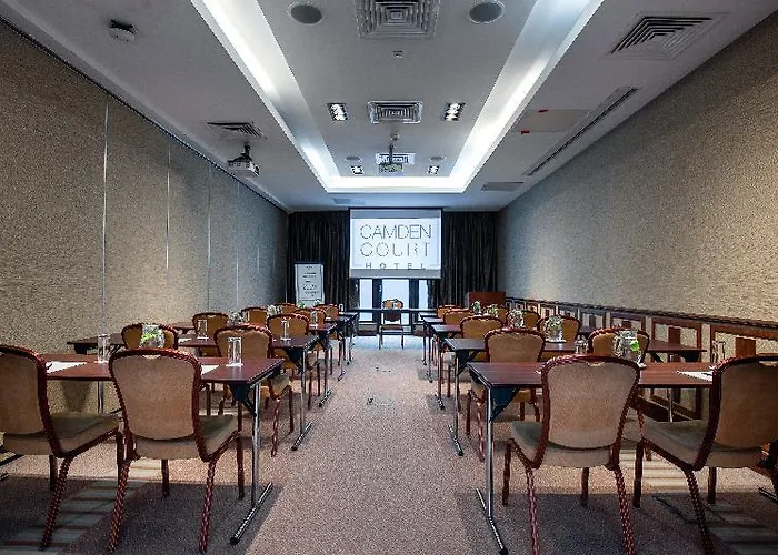 Camden Court 4*